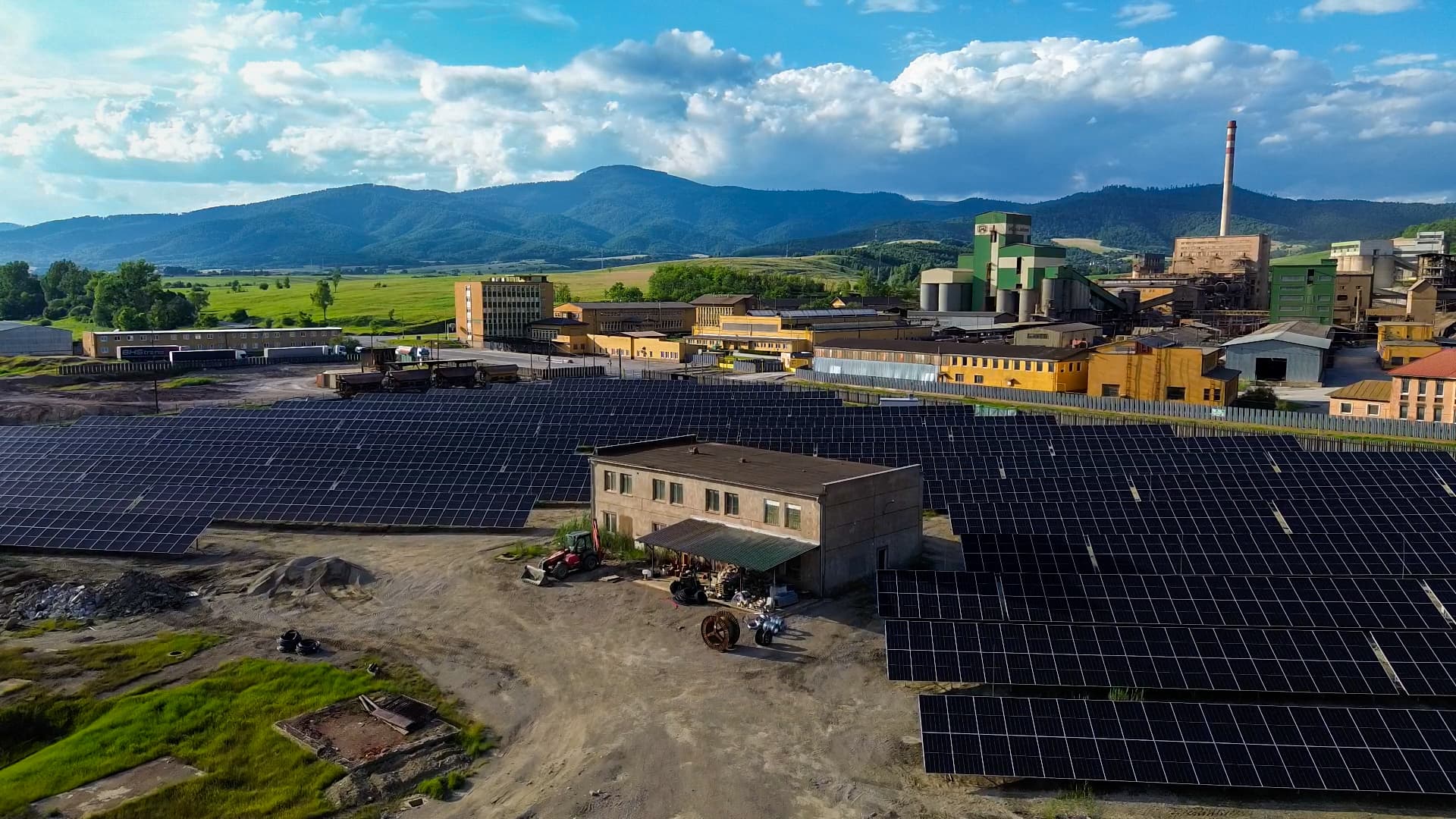 Realizace fotovoltaických elektráren Velký Malahov