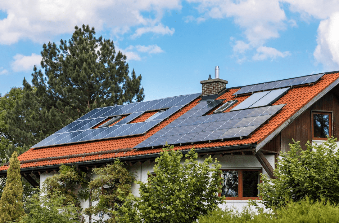 Fotovoltaika: Cesta k udržitelné a ekologické energetice | Úvod, výhody a dotace v ČR