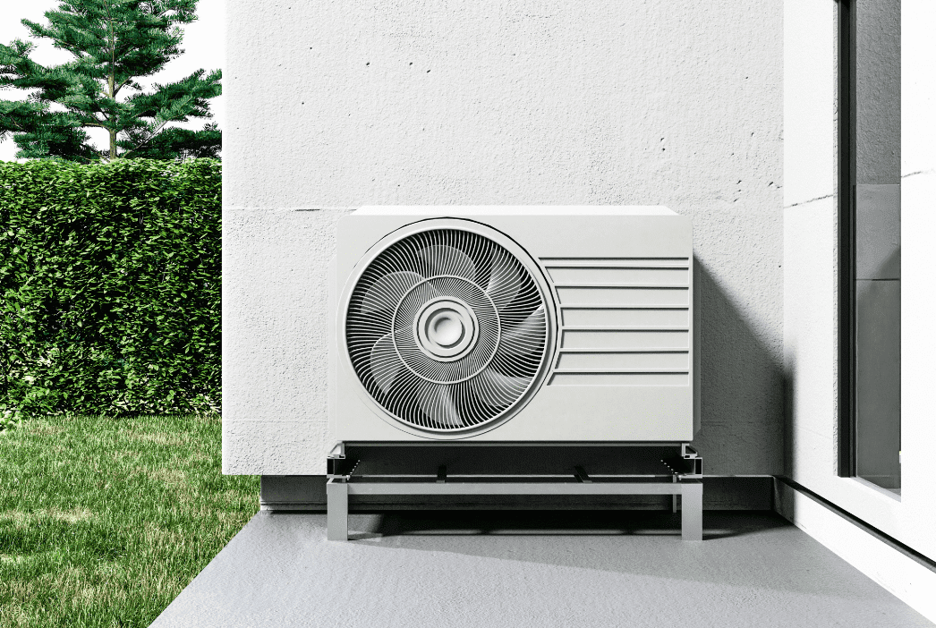 Tepelné čerpadlo instalované u rodinného domu, které slouží k účinnému vytápění a snížení nákladů na energii